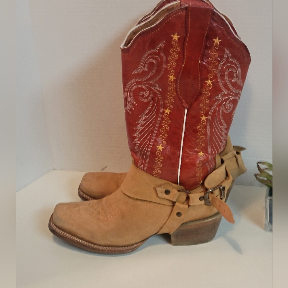 JAR BOOTS 👢  WOMEN SIZE 7.5.